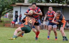 Foto de la galería: A puro Rugby: los "Classics" de Centro de Cazadores homenajearon al consagrado Carmelo Rodríguez