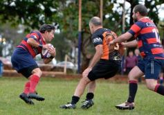 Foto de la galería: A puro Rugby: los "Classics" de Centro de Cazadores homenajearon al consagrado Carmelo Rodríguez