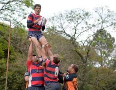 Foto de la galería: A puro Rugby: los "Classics" de Centro de Cazadores homenajearon al consagrado Carmelo Rodríguez