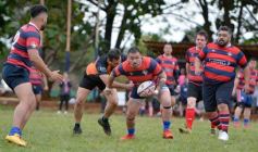 Foto de la galería: A puro Rugby: los "Classics" de Centro de Cazadores homenajearon al consagrado Carmelo Rodríguez