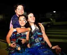 Foto de la galería: Volvió la fiesta y el encuentro en la primera noche de calle de la estudiantina