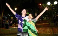 Foto de la galería: Volvió la fiesta y el encuentro en la primera noche de calle de la estudiantina