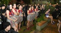 Foto de la galería: Volvió la fiesta y el encuentro en la primera noche de calle de la estudiantina