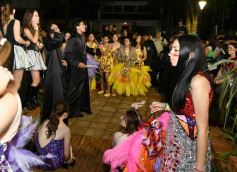 Foto de la galería: Volvió la fiesta y el encuentro en la primera noche de calle de la estudiantina