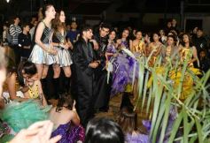 Foto de la galería: Volvió la fiesta y el encuentro en la primera noche de calle de la estudiantina