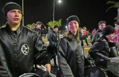Foto de la galería: Volvió la fiesta y el encuentro en la primera noche de calle de la estudiantina