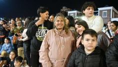 Foto de la galería: Volvió la fiesta y el encuentro en la primera noche de calle de la estudiantina