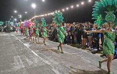 Foto de la galería: Volvió la fiesta y el encuentro en la primera noche de calle de la estudiantina