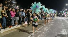Foto de la galería: Volvió la fiesta y el encuentro en la primera noche de calle de la estudiantina