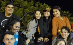 Foto de la galería: Volvió la fiesta y el encuentro en la primera noche de calle de la estudiantina