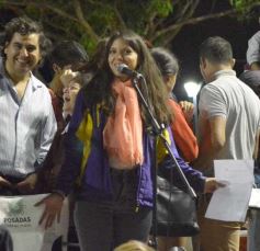 Foto de la galería: Volvió la fiesta y el encuentro en la primera noche de calle de la estudiantina