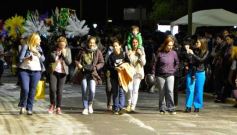 Foto de la galería: Volvió la fiesta y el encuentro en la primera noche de calle de la estudiantina