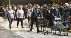 Foto de la galería: Volvió la fiesta y el encuentro en la primera noche de calle de la estudiantina