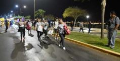 Foto de la galería: Volvió la fiesta y el encuentro en la primera noche de calle de la estudiantina