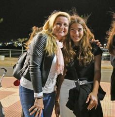 Foto de la galería: Volvió la fiesta y el encuentro en la primera noche de calle de la estudiantina