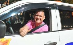 Foto de la galería: Volvió la fiesta y el encuentro en la primera noche de calle de la estudiantina