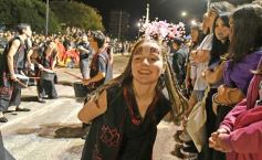 Foto de la galería: Volvió la fiesta y el encuentro en la primera noche de calle de la estudiantina