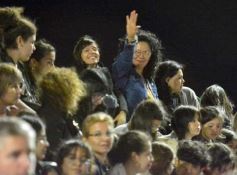 Foto de la galería: Volvió la fiesta y el encuentro en la primera noche de calle de la estudiantina