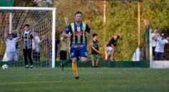Foto de la galería: Regional Amateur: La Picada sumó de a tres en el inicio del torneo