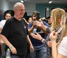 Foto de la galería: Junto a la militancia, el Peronismo Renovador celebró el Dia de la Lealtad