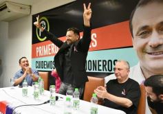 Foto de la galería: Junto a la militancia, el Peronismo Renovador celebró el Dia de la Lealtad