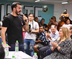 Foto de la galería: Junto a la militancia, el Peronismo Renovador celebró el Dia de la Lealtad