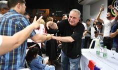 Foto de la galería: Junto a la militancia, el Peronismo Renovador celebró el Dia de la Lealtad