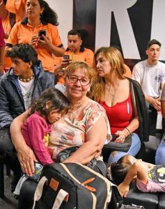 Foto de la galería: Junto a la militancia, el Peronismo Renovador celebró el Dia de la Lealtad