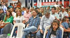 Foto de la galería: Junto a la militancia, el Peronismo Renovador celebró el Dia de la Lealtad