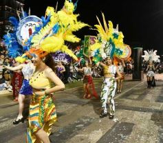 Foto de la galería: Sigue la fiesta: más postales de lo que fue la primera noche de la estudiantina