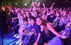 Foto de la galería: Junto a una multitud presente, Abel Pintos volvió a deslumbrar en la capital misionera