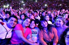 Foto de la galería: Junto a una multitud presente, Abel Pintos volvió a deslumbrar en la capital misionera
