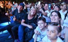 Foto de la galería: Junto a una multitud presente, Abel Pintos volvió a deslumbrar en la capital misionera