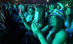 Foto de la galería: Junto a una multitud presente, Abel Pintos volvió a deslumbrar en la capital misionera