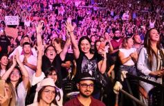 Foto de la galería: Junto a una multitud presente, Abel Pintos volvió a deslumbrar en la capital misionera
