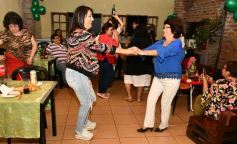 Foto de la galería: Con fiesta sorpresa incluida, Teresa Montiel recibió y compartió su feliz cumpleaños