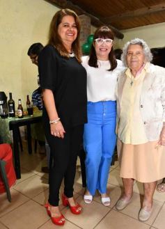 Foto de la galería: Con fiesta sorpresa incluida, Teresa Montiel recibió y compartió su feliz cumpleaños