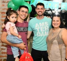 Foto de la galería: Con fiesta sorpresa incluida, Teresa Montiel recibió y compartió su feliz cumpleaños