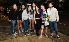 Foto de la galería: Con gran energía estudiantil y la hinchada a pleno: la estudiantina vivió su última noche de calle