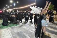 Foto de la galería: Con gran energía estudiantil y la hinchada a pleno: la estudiantina vivió su última noche de calle