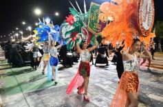 Foto de la galería: Con gran energía estudiantil y la hinchada a pleno: la estudiantina vivió su última noche de calle