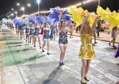 Foto de la galería: Con gran energía estudiantil y la hinchada a pleno: la estudiantina vivió su última noche de calle