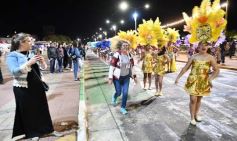 Foto de la galería: Con gran energía estudiantil y la hinchada a pleno: la estudiantina vivió su última noche de calle