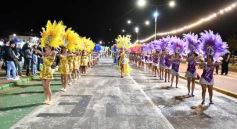 Foto de la galería: Con gran energía estudiantil y la hinchada a pleno: la estudiantina vivió su última noche de calle