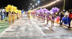 Foto de la galería: Con gran energía estudiantil y la hinchada a pleno: la estudiantina vivió su última noche de calle