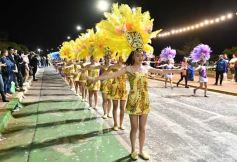 Foto de la galería: Con gran energía estudiantil y la hinchada a pleno: la estudiantina vivió su última noche de calle