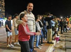 Foto de la galería: Con gran energía estudiantil y la hinchada a pleno: la estudiantina vivió su última noche de calle