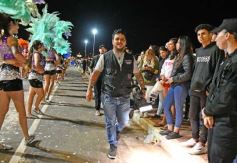 Foto de la galería: Con gran energía estudiantil y la hinchada a pleno: la estudiantina vivió su última noche de calle