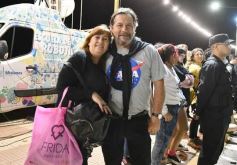 Foto de la galería: Con gran energía estudiantil y la hinchada a pleno: la estudiantina vivió su última noche de calle