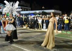 Foto de la galería: Con gran energía estudiantil y la hinchada a pleno: la estudiantina vivió su última noche de calle